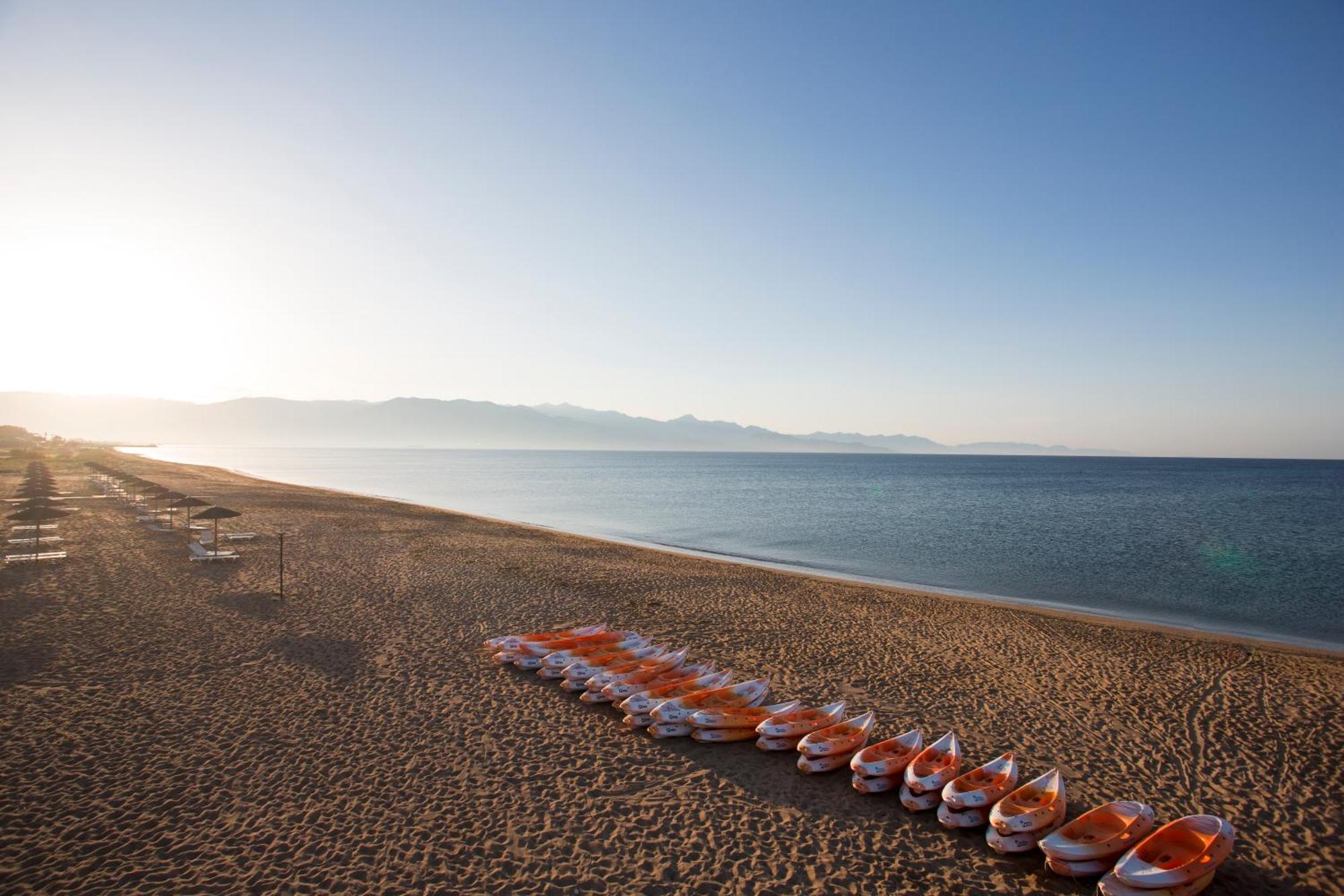 Отель Neilson Messini Activity Beach Club Каламата Экстерьер фото